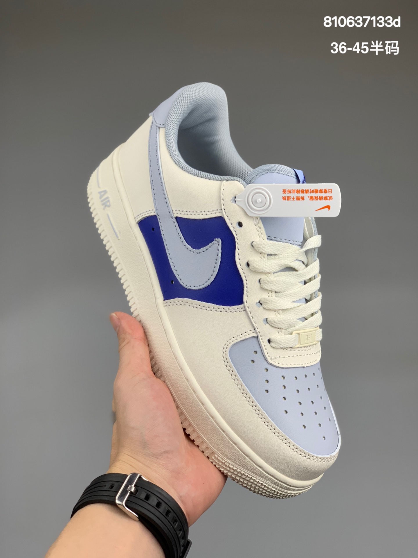 
男女鞋半码制#耐克NIKE AIR FORCE 1 07空军一号低帮百搭休闲运动板鞋柔软、弹性十足的缓震性能和出色的中底设计，横跨复古与现代的外型结合，造就出风靡全球三十多年的Force 1。货号：AQ3778 991
尺码：36 36.5 37.5 38 38.5 39 40 40.5 41 42 42.5 43 44 44.5 45 
编码:810637133d