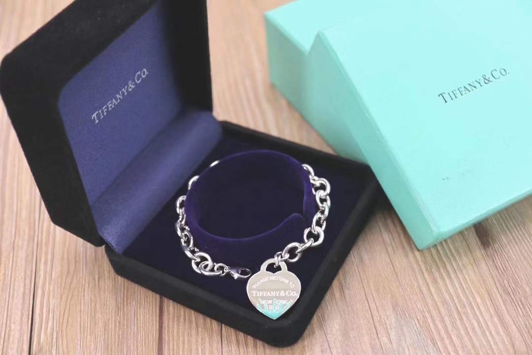 Tiffany & Co. 蒂芙尼Tiffany & Co. 珐琅心型泼墨手链