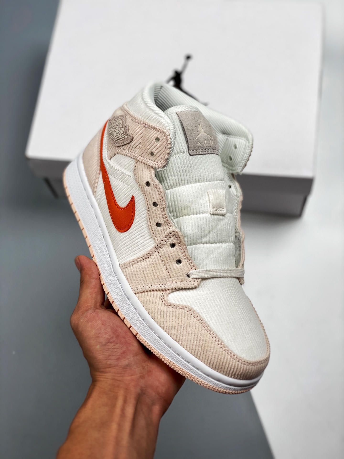 Versión verificable Air Jordan 1 Mid naranja crema, pana, el mejor mid del mercado, calidad tope! La única versión corr…