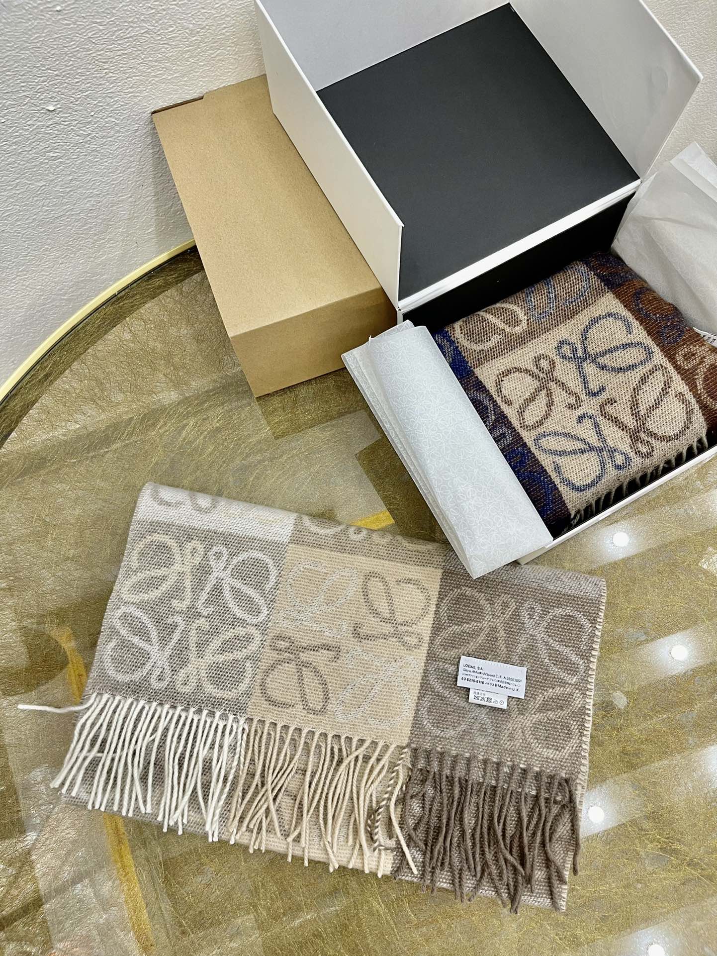LOEWE罗意威90%羊毛+10%羊绒Anagram 老花围巾