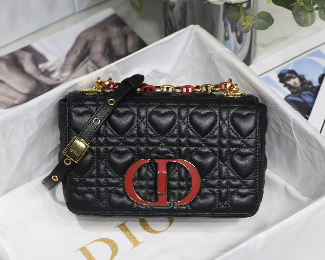 Dior Caro маленькая сумка на цепочке из телячьей кожи с узором каннаж и мотивом сердца