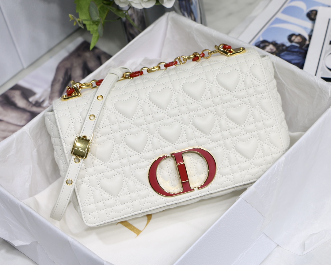 Dior Caro сумка с сердцевидным стеганым узором из телячьей кожи с цепочкой и плечевым ремнем