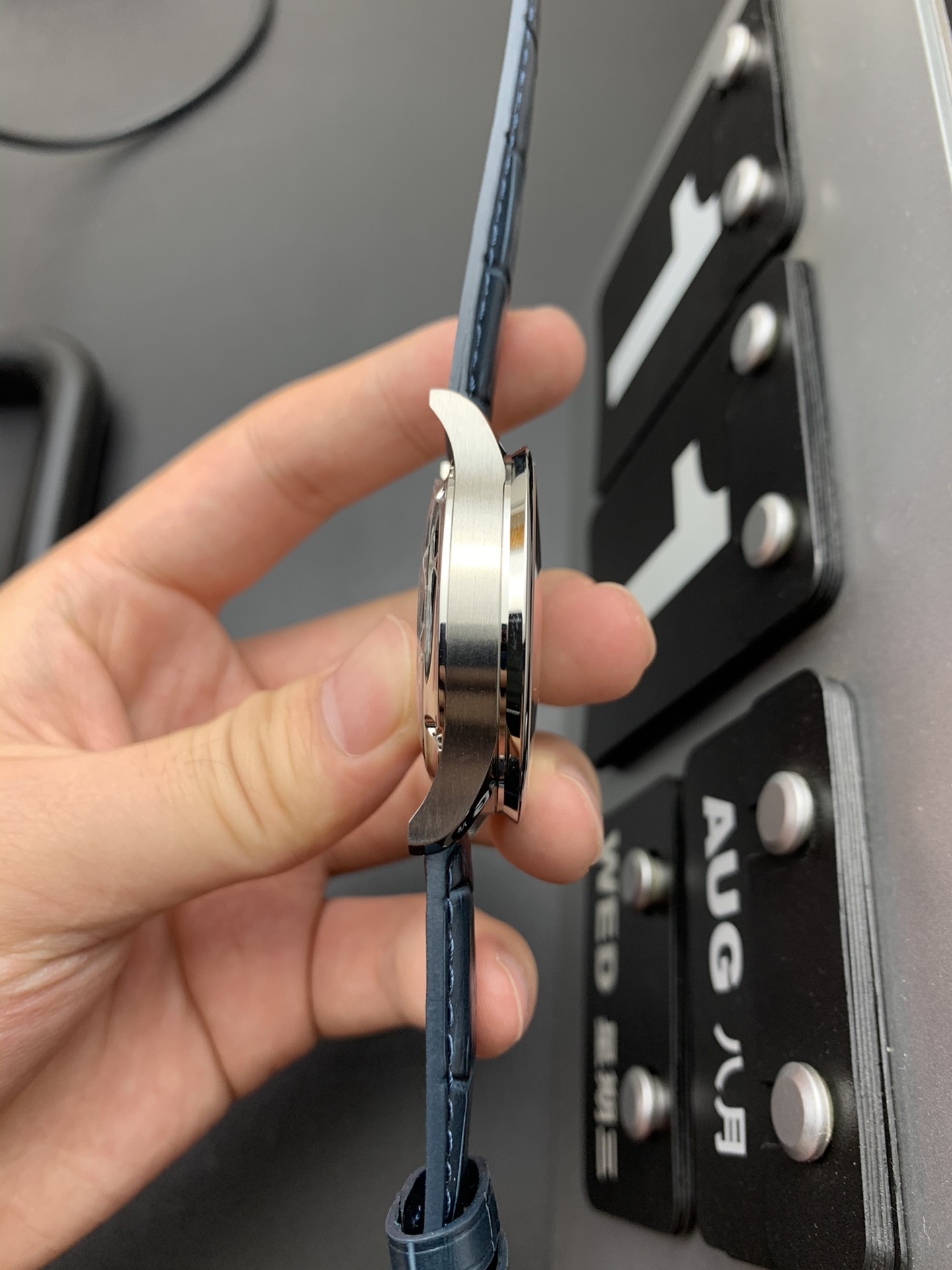 IWC 白面蓝针葡计