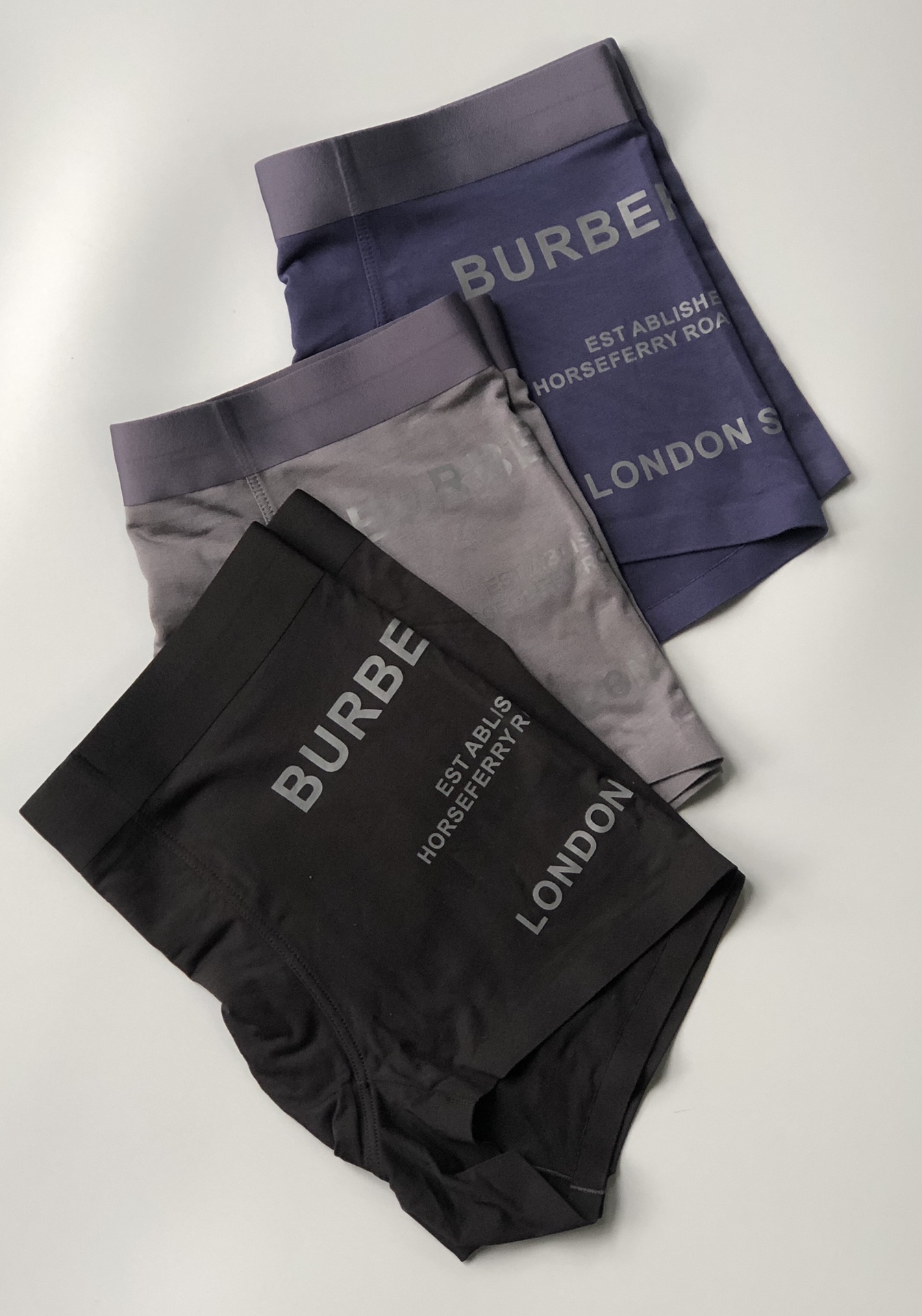 BURBERRY巴宝莉专柜最新款绝对