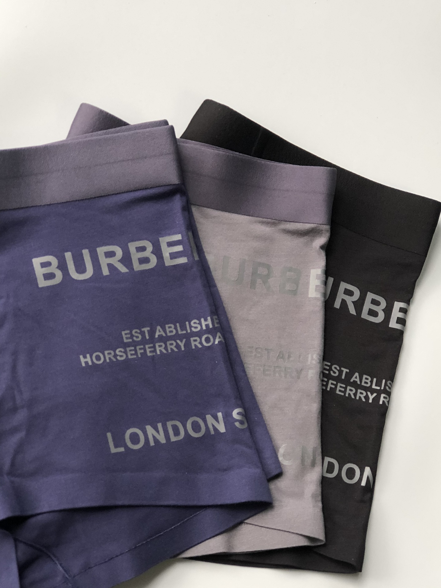 BURBERRY巴宝莉专柜最新款绝对