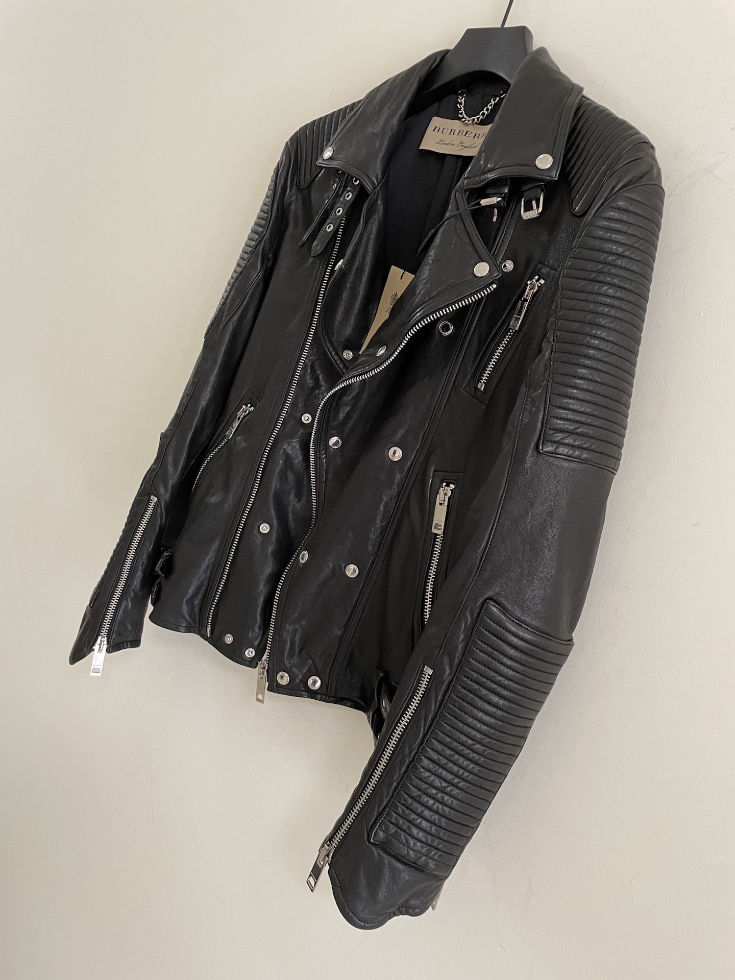 Burberry Leather Biker Jacket: Classic Style, Premium Quality, Couple's Fashion 9 i1628668368 4660 7