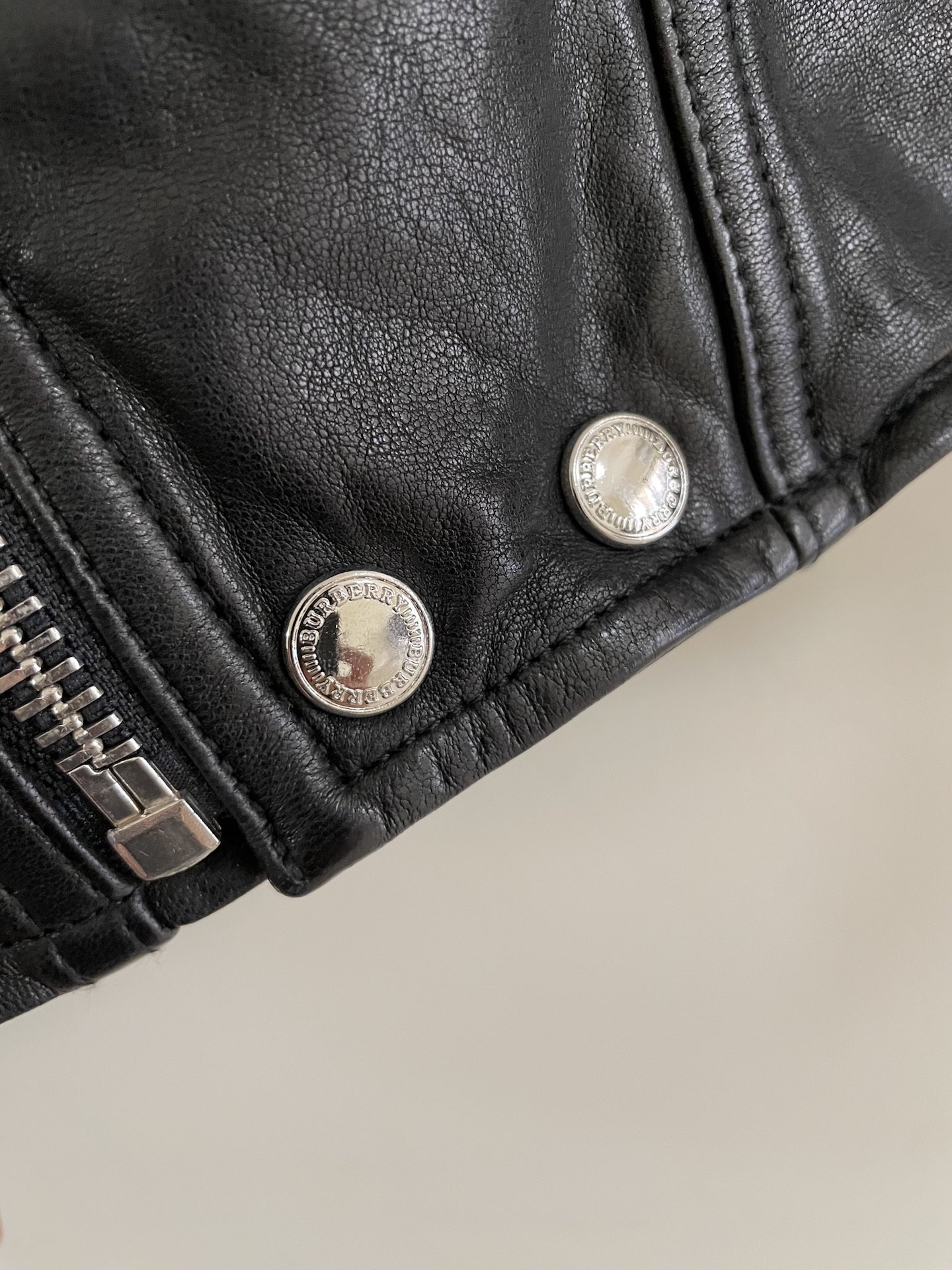 Burberry Leather Biker Jacket: Classic Style, Premium Quality, Couple's Fashion 6 i1628668368 6600 4