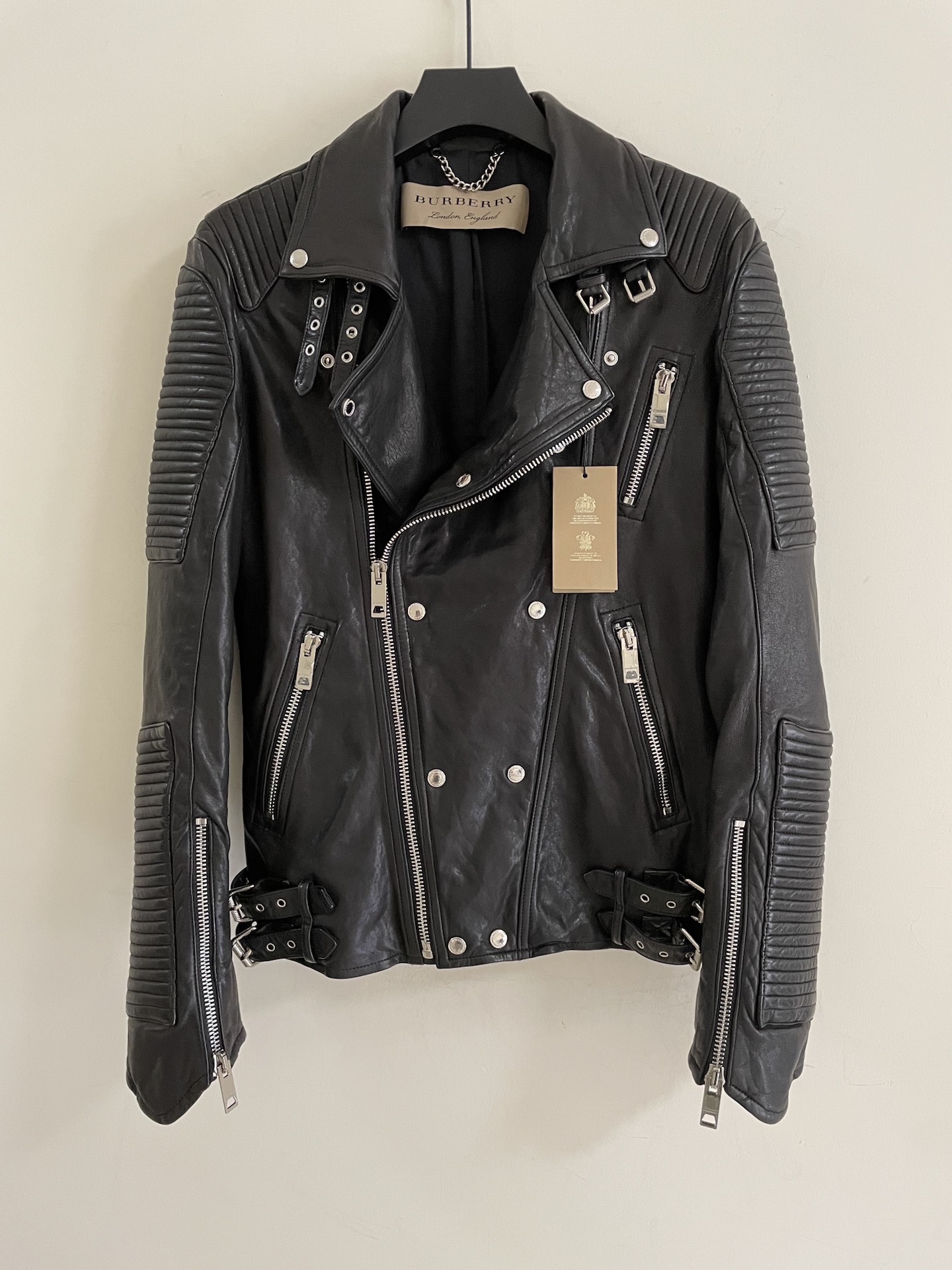 Burberry Leather Biker Jacket: Classic Style, Premium Quality, Couple's Fashion 3 i1628668368 9835 1