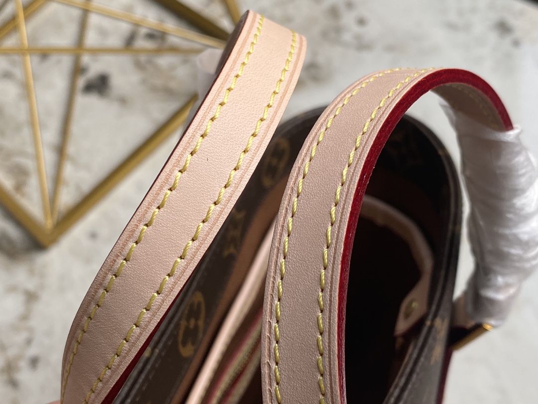 路易威登 Louis Vuitton 高定典藏名品高定成衣时装外套连衣裙衬衫T恤 #3A260D94 6
