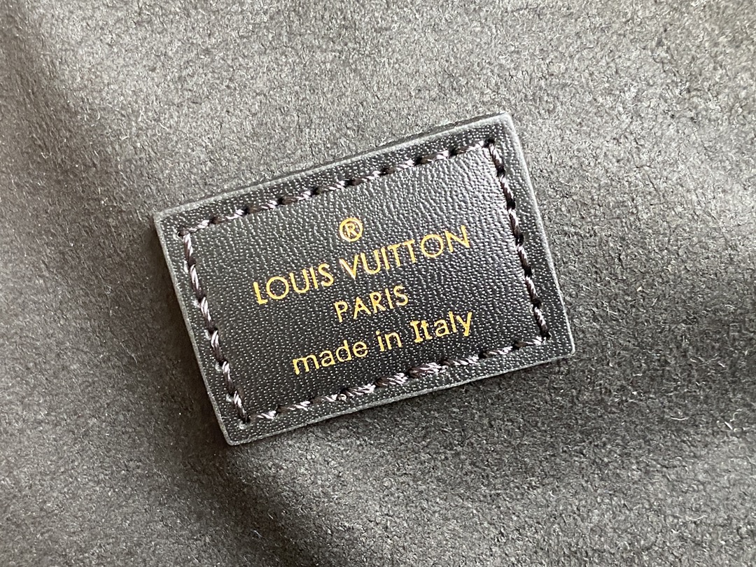 Louis Vuitton Haute Couture Classic Luxury Handbag Shoulder Crossbody 8