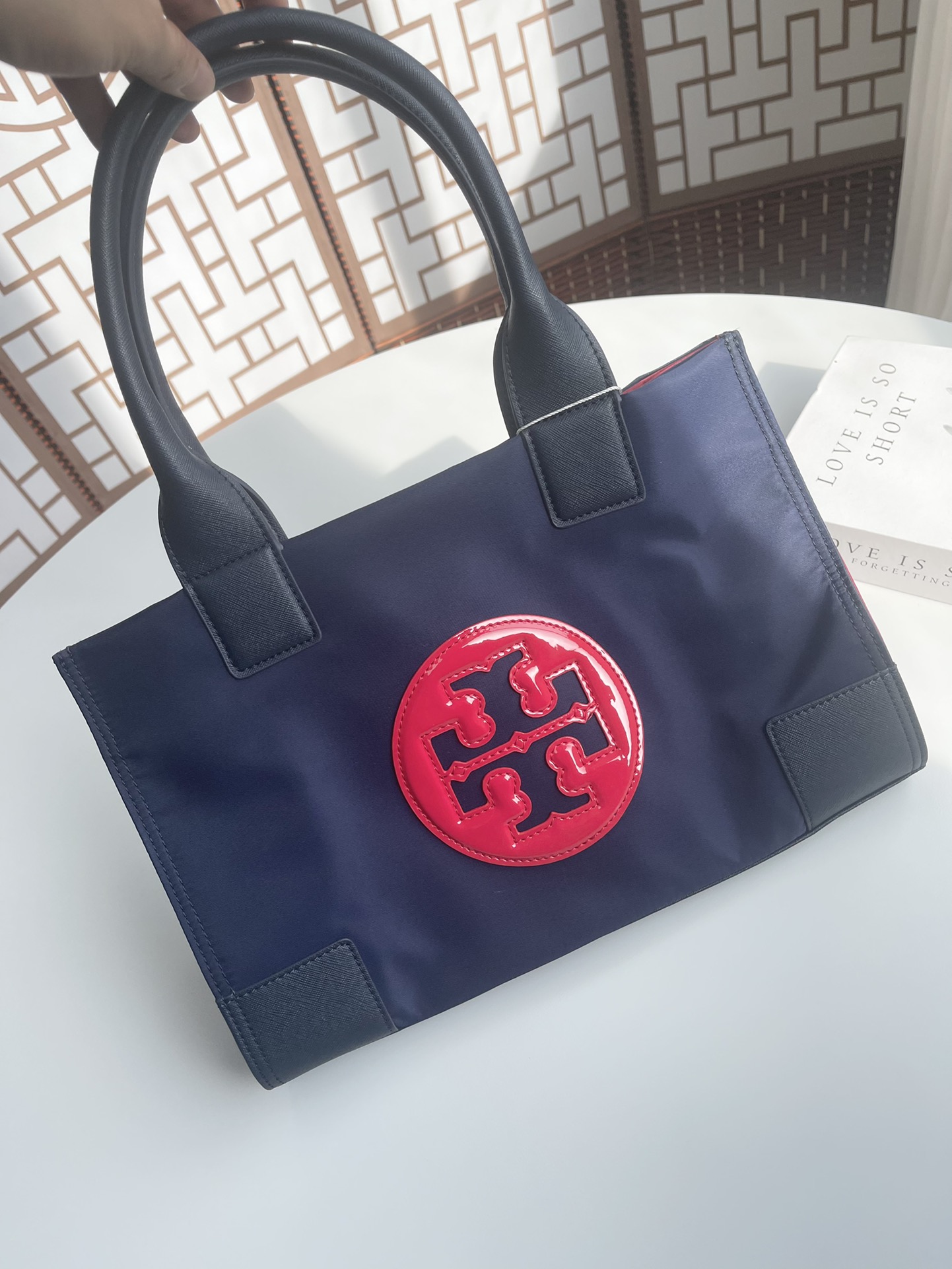 Toryburch 爆款款 小号现货】单肩包大包 购物袋 宝蓝色搭配大红色漆皮logo靓丽