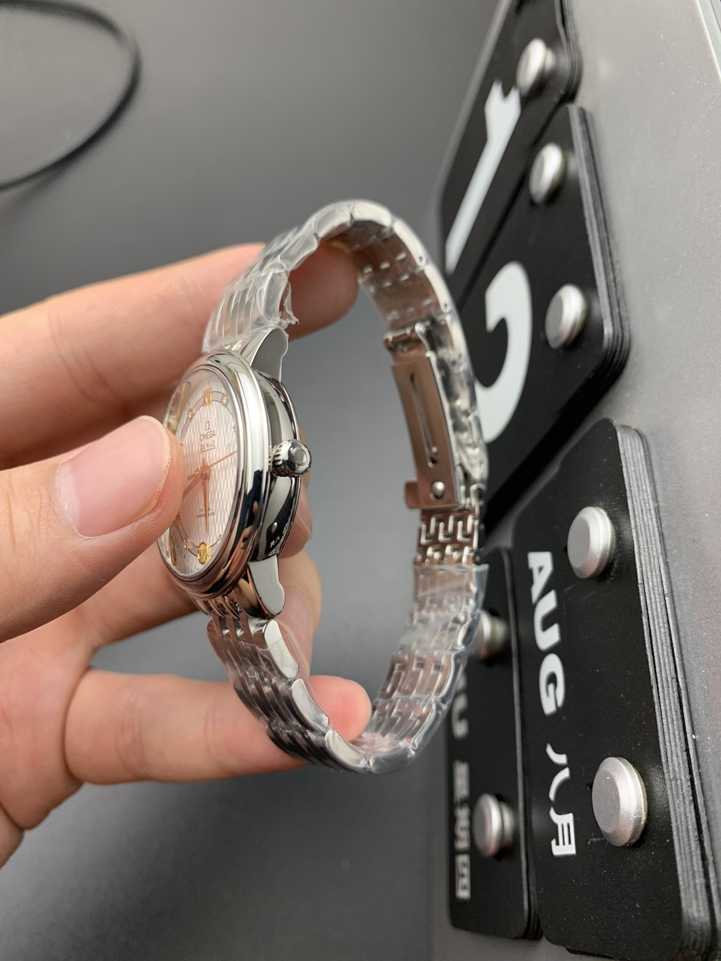 Omega MKS 女蝶飞