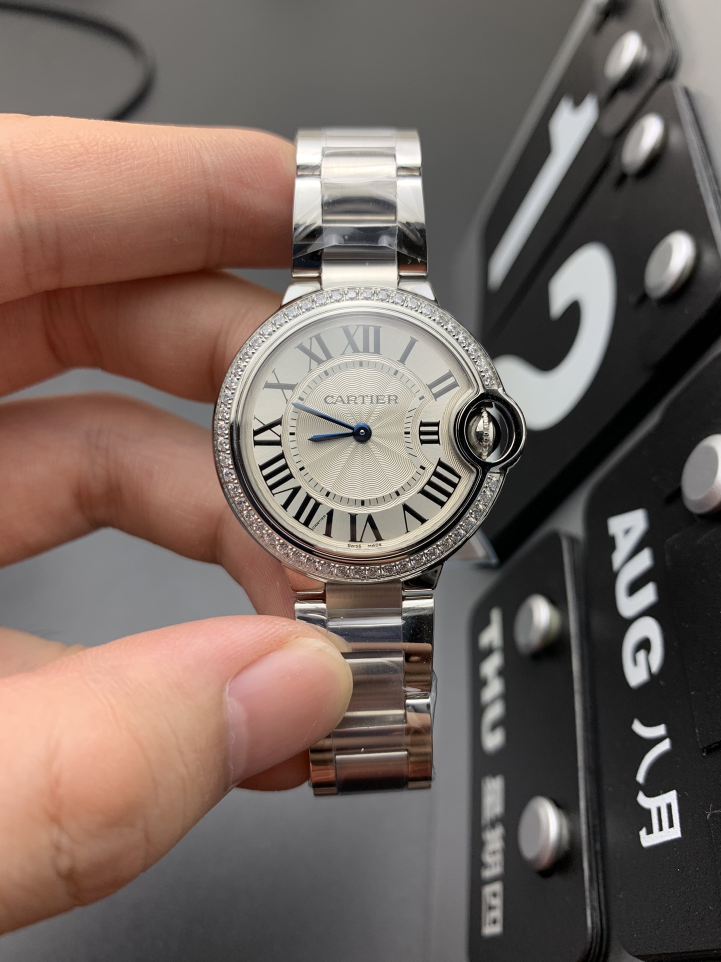 Cartier V6 33石英气球