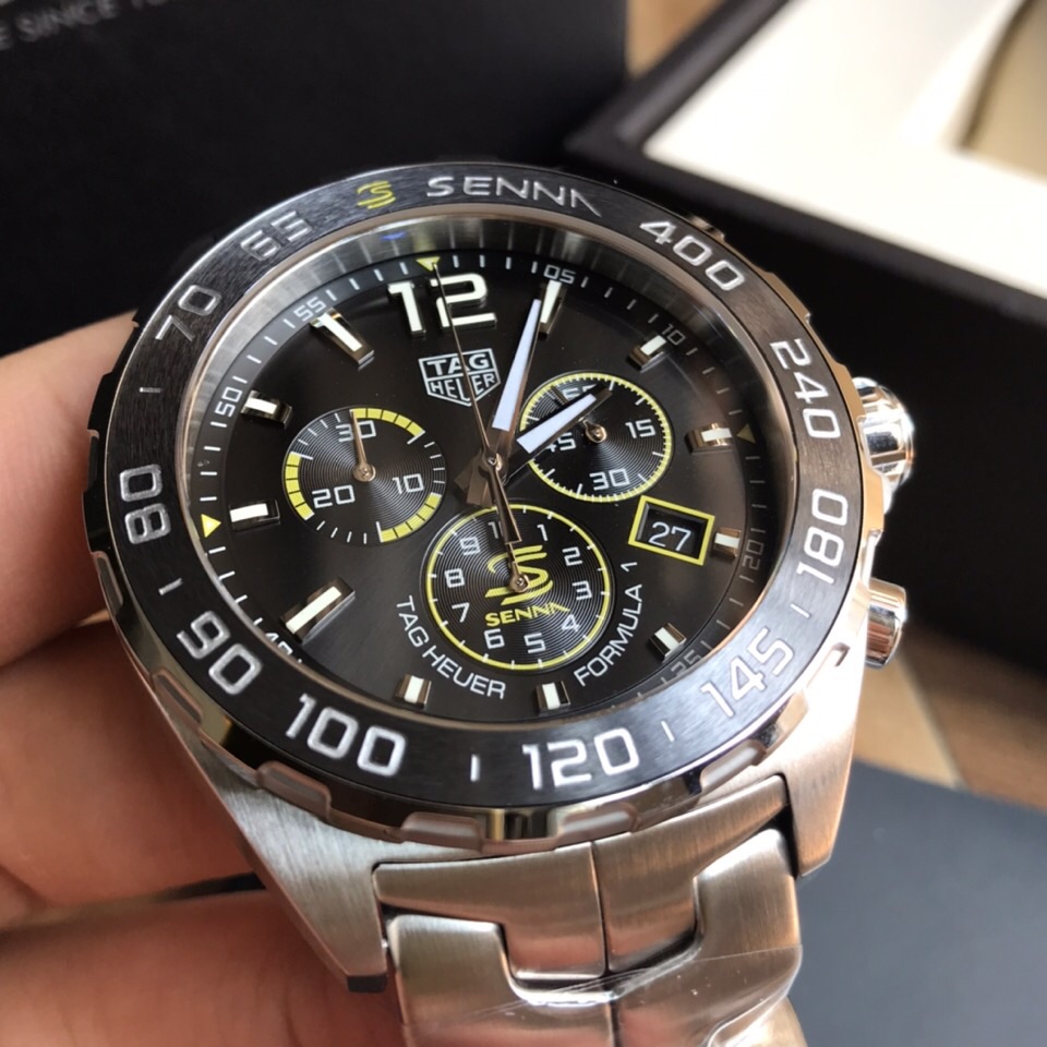 批:750 原盒:50 新款硬货，Original Tagheuer,泰格豪雅F1系列 塞纳纪念石英计时表，专柜1万+。 ~43mm表径，蓝宝石镜面，超强夜光指针，原装机芯，支持拆机验货，硬汉风格，超高难度精钢拉丝表带工艺无法仿制，一表一码配吊牌，专柜同步！全新全套出[色][色][色]