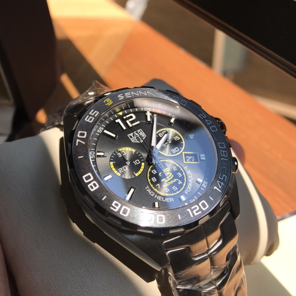 批:750 原盒:50 新款硬货，Original Tagheuer,泰格豪雅F1系列 塞纳纪念石英计时表，专柜1万+。 ~43mm表径，蓝宝石镜面，超强夜光指针，原装机芯，支持拆机验货，硬汉风格，超高难度精钢拉丝表带工艺无法仿制，一表一码配吊牌，专柜同步！全新全套出[色][色][色]