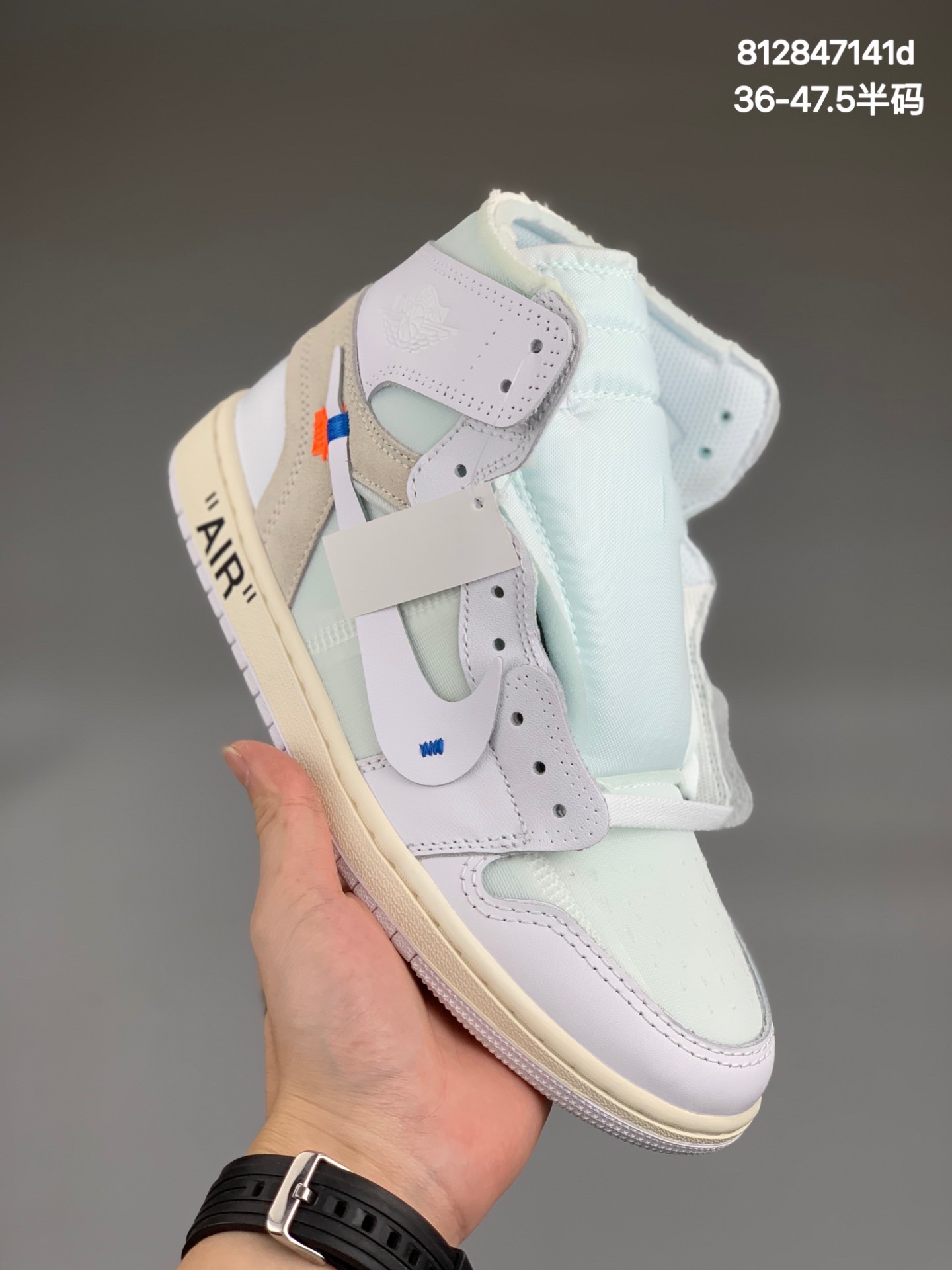 
Air Jordan 1 x Off-White AJ1 乔丹1代联名款 高帮篮球鞋原厂头层软牛皮 中底注胶空 钢印齐全 原标原盒 版型皮质做工随意对比 超高性价比
货号：AQ0818-100
尺码：36 36.5 37 38 38.5 39 40 40.5 41 42 42.5 43 44 44.5 45 46 47.5
编码:812847141d