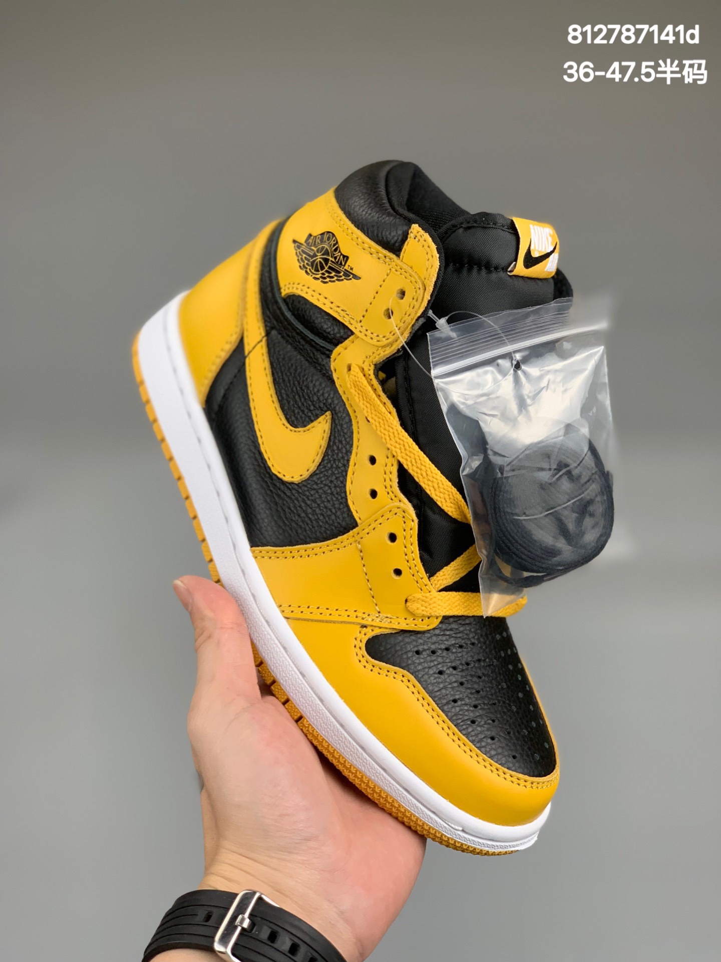 
Air Jordan 1 Retro High OG AJ1 高帮 休闲板鞋 全新批次 货号：555088-701 同价区间无对手 性价比触顶！头层皮料订染 用料绝不含糊！整体鞋型 漏斗收腰 底线拉帮 LOGO立体 细节都比较到位！预算不足的客户 极力推荐此版本！Size：36 36.5 37.5 38 38.5 39 40 40.5 41 42 42.5 43 44 44.5 45 46 47.5
编码:812787141d