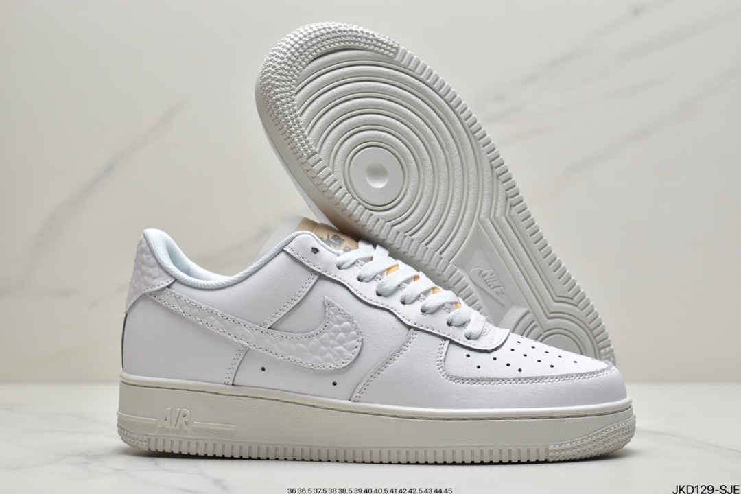 160 耐克 Nike Wmns Air Force 1 ’07 LX ”White/Bling” 皮革运动板鞋 CZ8101-100