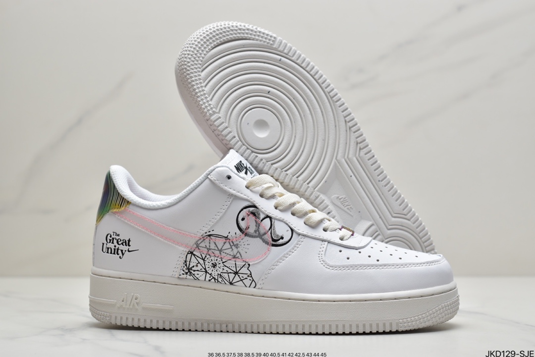 160 耐克 Nike Wmns Air Force 1 ’07 LX ”White/Bling” 皮革运动板鞋 CZ8101-100