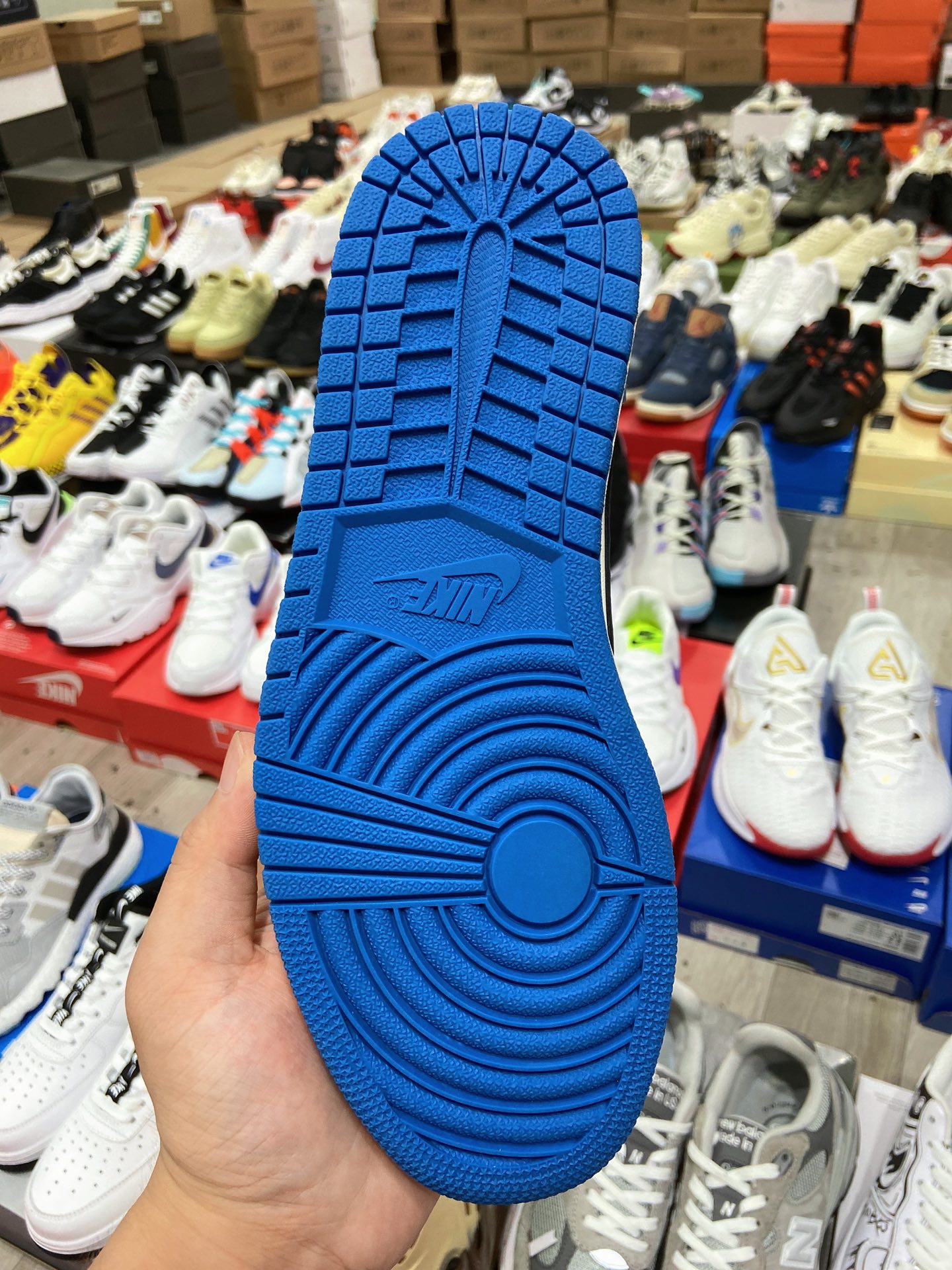 480高版本原盒 乔丹Travis Scott x Fragment x Air Jordan 1 “Military Blue”三方联名DM7866-140-莆田鞋,莆田鞋货源,高仿鞋,高仿鞋货源,安福档口,莆田高仿鞋,莆田鞋批发,高仿鞋批发,莆田高仿运动鞋,高仿运动鞋,莆田运动鞋 480高版本原盒 乔丹Travis Scott x Fragment x Air Jordan 1 “Military Blue”三方联名DM7866-140