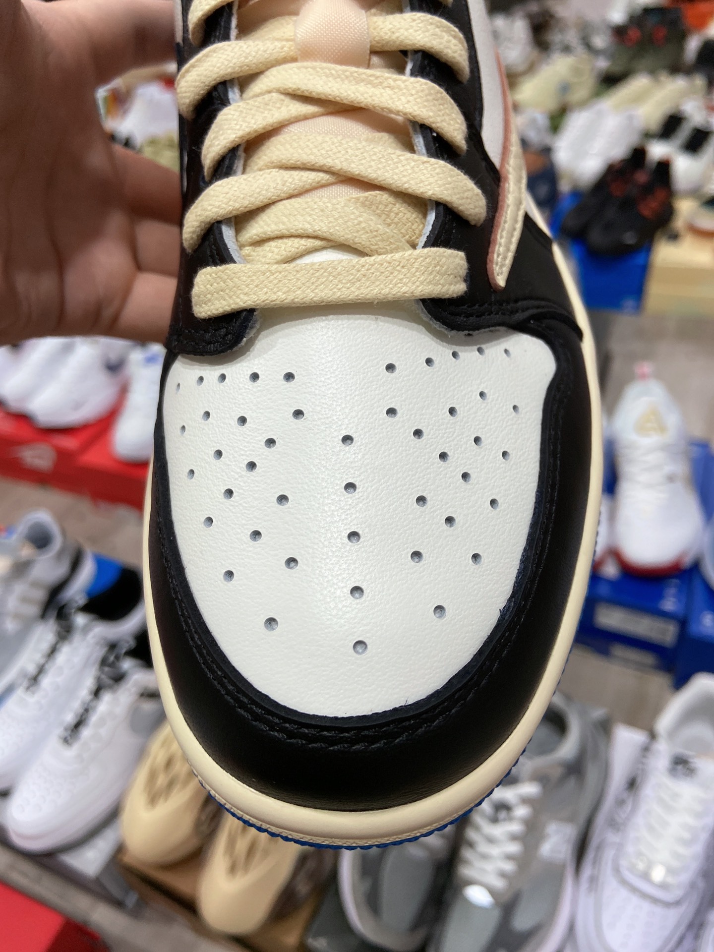 480高版本原盒 乔丹Travis Scott x Fragment x Air Jordan 1 “Military Blue”三方联名DM7866-140-莆田鞋,莆田鞋货源,高仿鞋,高仿鞋货源,安福档口,莆田高仿鞋,莆田鞋批发,高仿鞋批发,莆田高仿运动鞋,高仿运动鞋,莆田运动鞋 480高版本原盒 乔丹Travis Scott x Fragment x Air Jordan 1 “Military Blue”三方联名DM7866-140