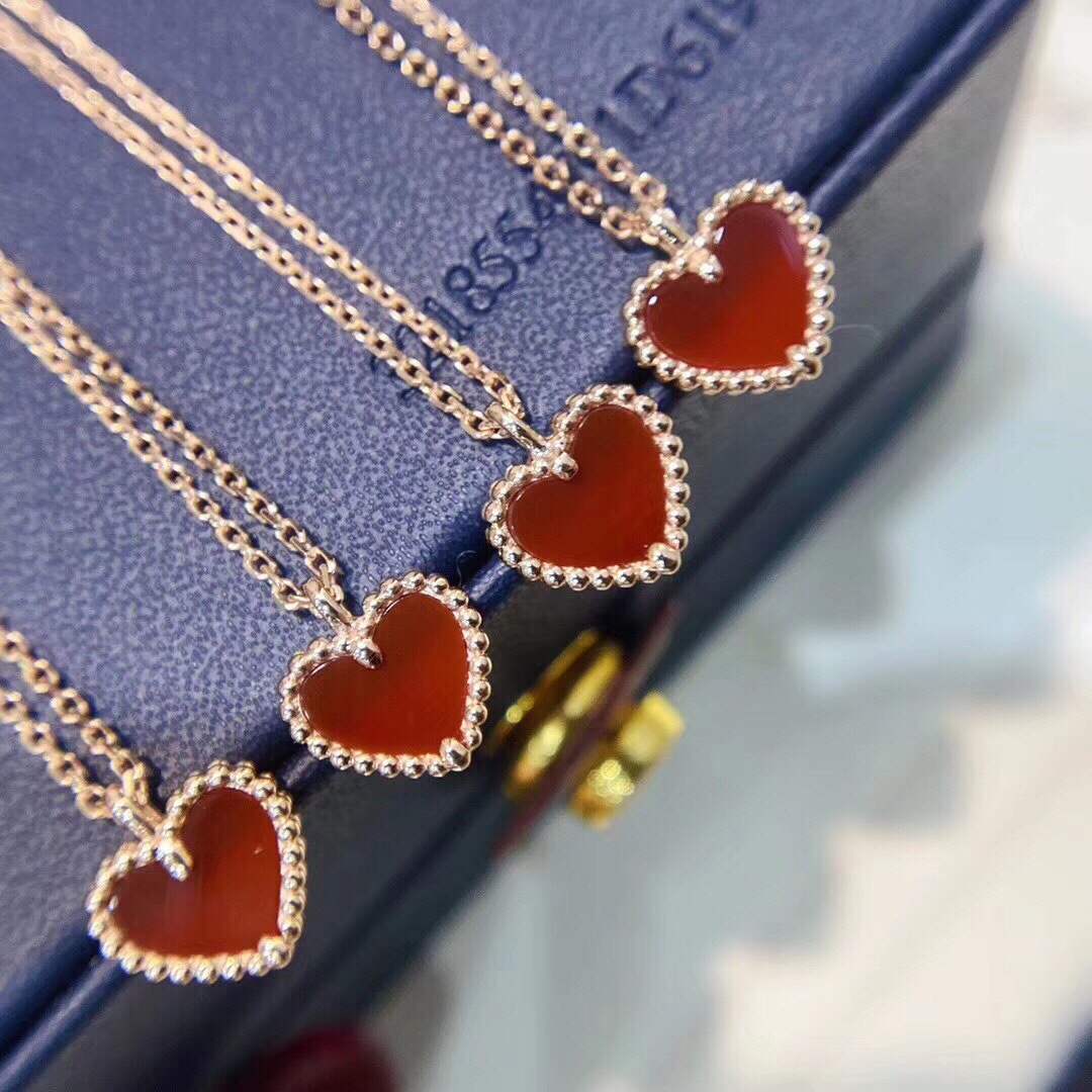 NO:360379,Vc a small red heart necklace, rose gold ruchalcedony 925 sterling silver, very delicate and compact design, gray often gray and versatile, Vac necklace, necklace, pure silver19860909V c a小红心项链 玫瑰金红玉髓 925纯银  很精致小巧的设计,灰常灰常百搭,Vac项链,necklace,pure silver,Jewelry