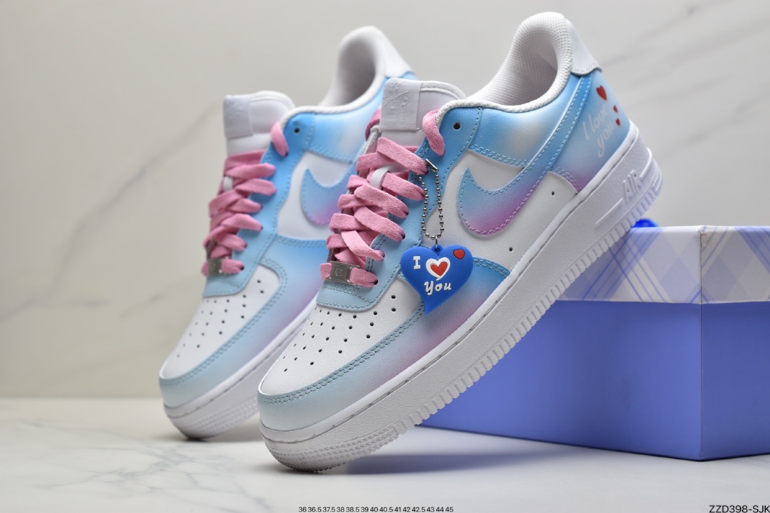 250 耐克Air Force 1 Low ’07 原楦头原纸板 纯正空军版型专注外贸渠道 全掌内置蜂窝气垫 原盒配件 原厂中底钢印、拉帮完美   cw2288-111 尺码:36 36.5 37.5 38 38.5 39 40 40.5 41 42 42.5 43 44 45 ID:ZZD398-SJK