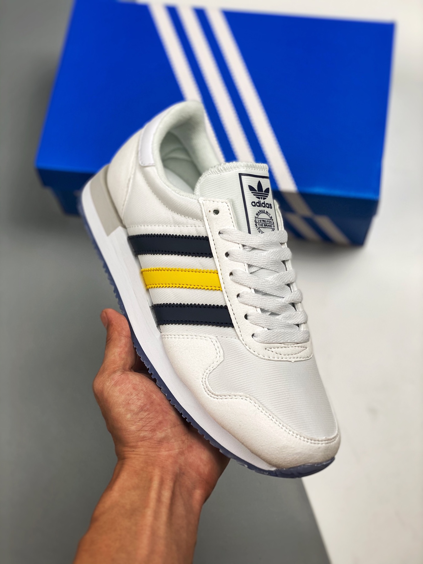 AD USA 84 zapatillas de running retro. Inspiradas en la profunda relación entre Estados Unidos y México, estas clásicas…