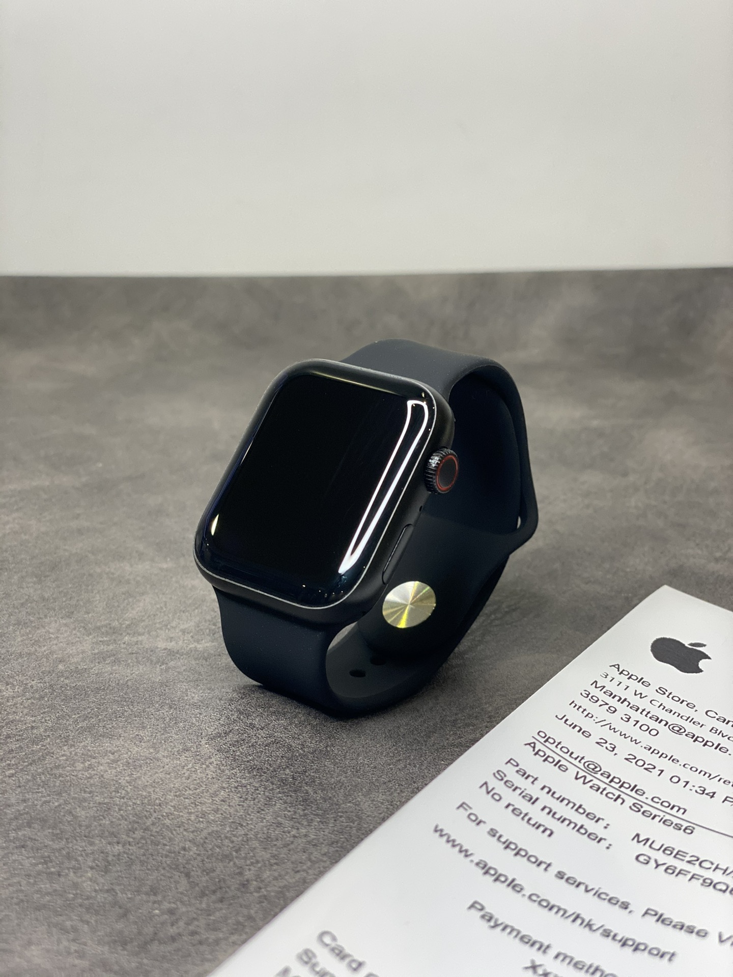 9月最新款‼️本地放💰200
ln毒版#苹果Apple Watch 6 智能手表
苹果6代智能手表 市面最新正确版本
全尺寸高清屏幕 黑边跟正品一样窄 真正原装
重金独家开模 铝合金机身 侧面双按键 同步正品
外包装跟正品一样尺寸 外观完全一比一
底部带防伪标 序列号可在苹果官网查保修‼️
带GPS定位功能 连接后可在手机上查找定位
电池升级+高阶低功耗芯片 待机时间可用一周
带无线充电功能 放上即可充电 省去充电插孔的繁杂
分屏UI系统 可以连接苹果或安卓手机操作!
多种运动 健康检测功能 心跳 心率 血压 呼吸等10余种健康管理功能,可连接手机APP上操作使用
正品有的功能基本都有 能够满足日常需求
上手可慢慢研究 绝对物超所值‼️
退换条件:机身不磨损屏幕膜不撕可退换 保修三个月