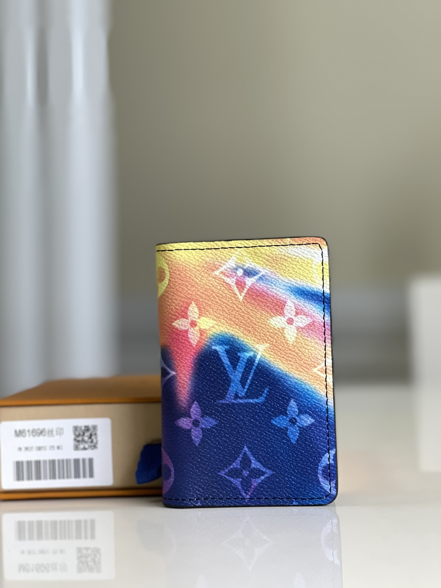 NO:397703,[Exclusive real shot of M61696 silkscreen aurora] Louis vuitton hhi!  Canvas bag pocket wallet, can store cards, can enter handbags or clothes pockets for easy access, ultimate masculinity declaration.size: 8x11cm.z.,LV【Original leather】,louis vuitton,louis vuitton19860909【独家实拍M61696丝印极光】Louis vuitton hhi ！帆布袋装口袋钱夹,可收纳卡片,收入手袋或衣服口袋轻而易举,终极阳刚宣言.size:8x11cm.z.,LV【原厂皮】,louis vuitton,louis vuitton,Bag