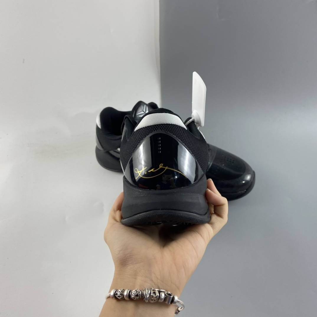 P300  NIKE Zoom Kobe 5  BLACK OUT 灭世纯原科比5代”黑武士”386429-003