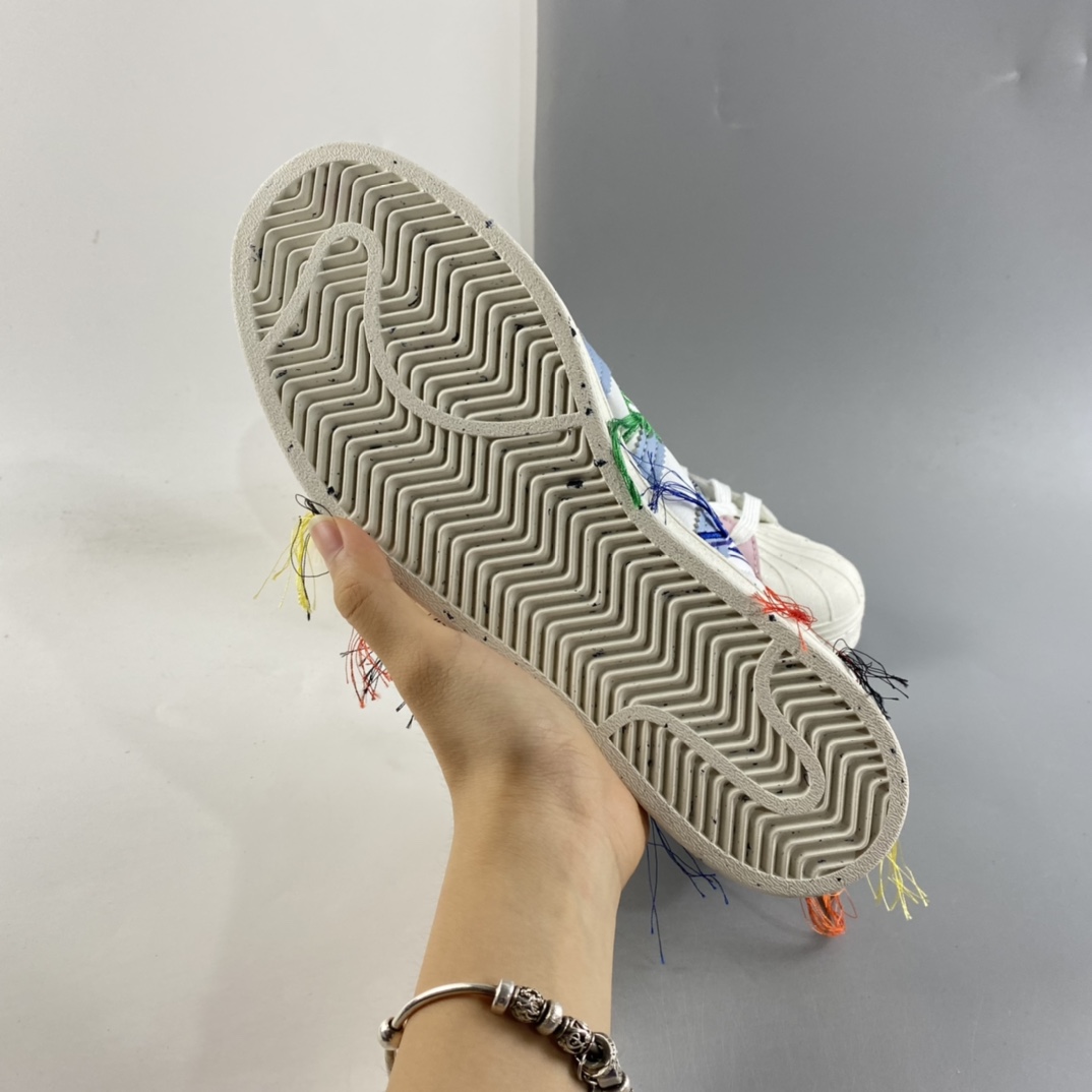 P220 【宋妍霏同款】Sean Weatherspoon x adidas Originals Superstar “Super Earth” 白彩线 板鞋 FZ4724