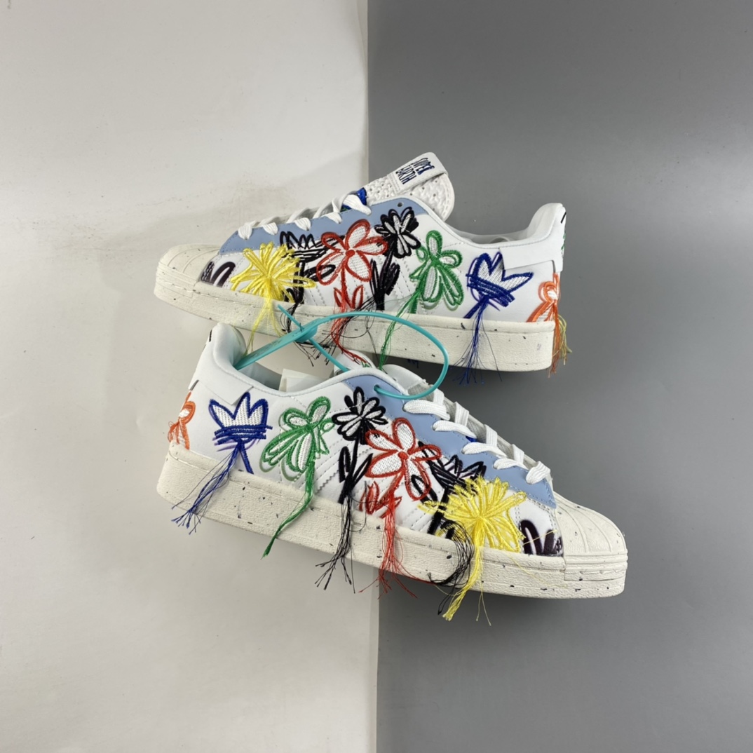 P220 【宋妍霏同款】Sean Weatherspoon x adidas Originals Superstar “Super Earth” 白彩线 板鞋 FZ4724