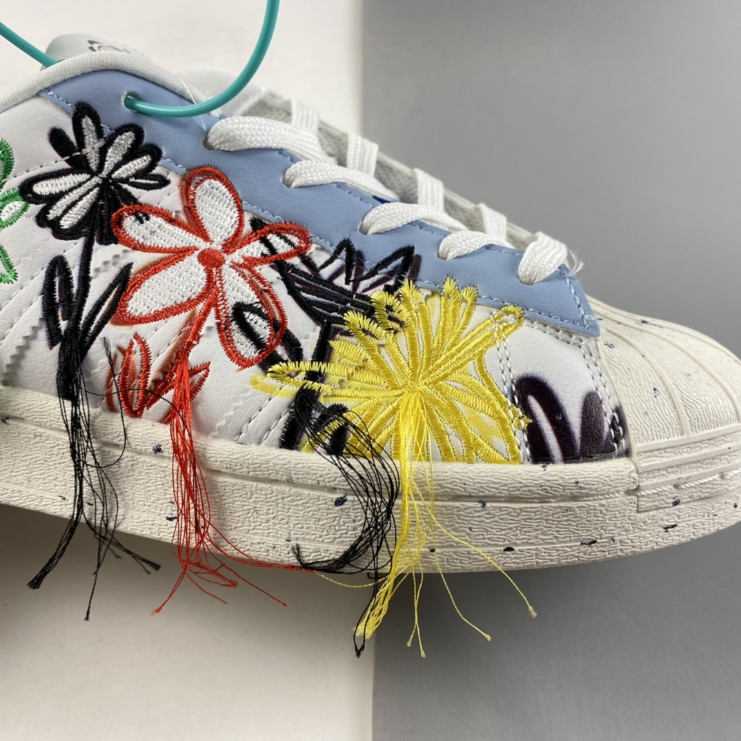 P220 【宋妍霏同款】Sean Weatherspoon x adidas Originals Superstar “Super Earth” 白彩线 板鞋 FZ4724