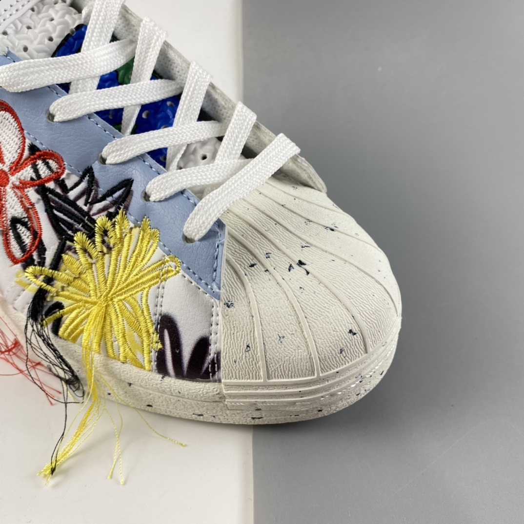 P220 【宋妍霏同款】Sean Weatherspoon x adidas Originals Superstar “Super Earth” 白彩线 板鞋 FZ4724