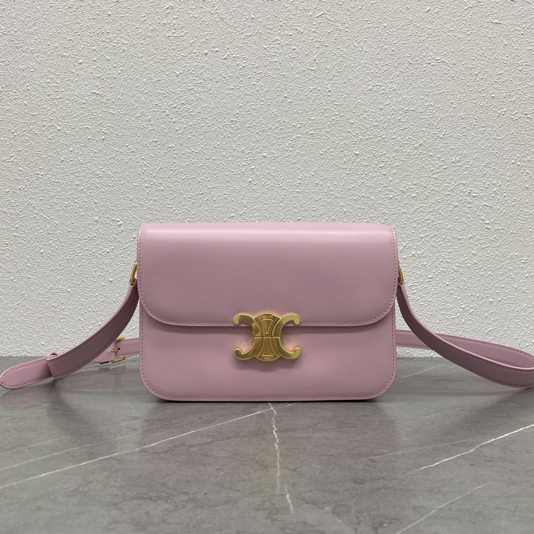 NO:197288,Genuine C new color~ Arc de Triomphe, a new LOGO upgrade for historical innovation and breaking through traditional traditions, reshaping the classic buckle exquisite design, low-key and high-end, very personalized, very elegant, summer macaron color, full of vitality, cowhide, pure sheepskin on the outside and inside. Seasonal color, cute pink Size 22-16-6 Model number 187368 crystal powder, Celine, celine, celine, cowhide, sheepskin19860909正品级 C新色～ 凯旋门  对历史创新突破传统全新LOGO升级 再次重塑经典包扣精致设计 低调有高级感、非常有个性显得非常优雅、夏季玛卡龙色系,活力四射,外牛皮内里纯羊皮 .当季色,可爱粉 尺寸22-16-6 款号187368水晶粉,赛琳celine,celine,celine,cowhide,sheepskin,Bag