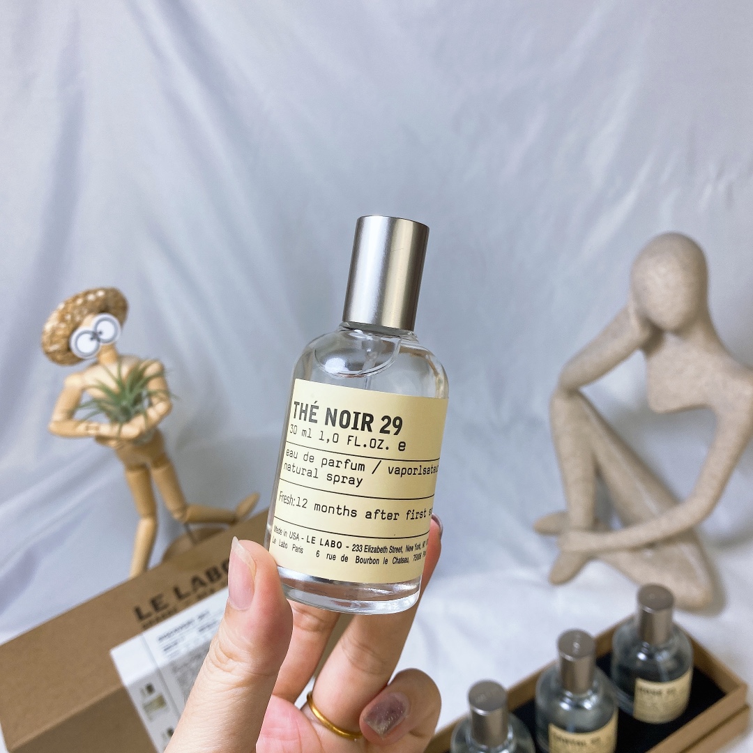 Le Labo Fragrances Discovery Set - 4 x 30ml Travel Size Sprays 5 i1628936903 5260 4