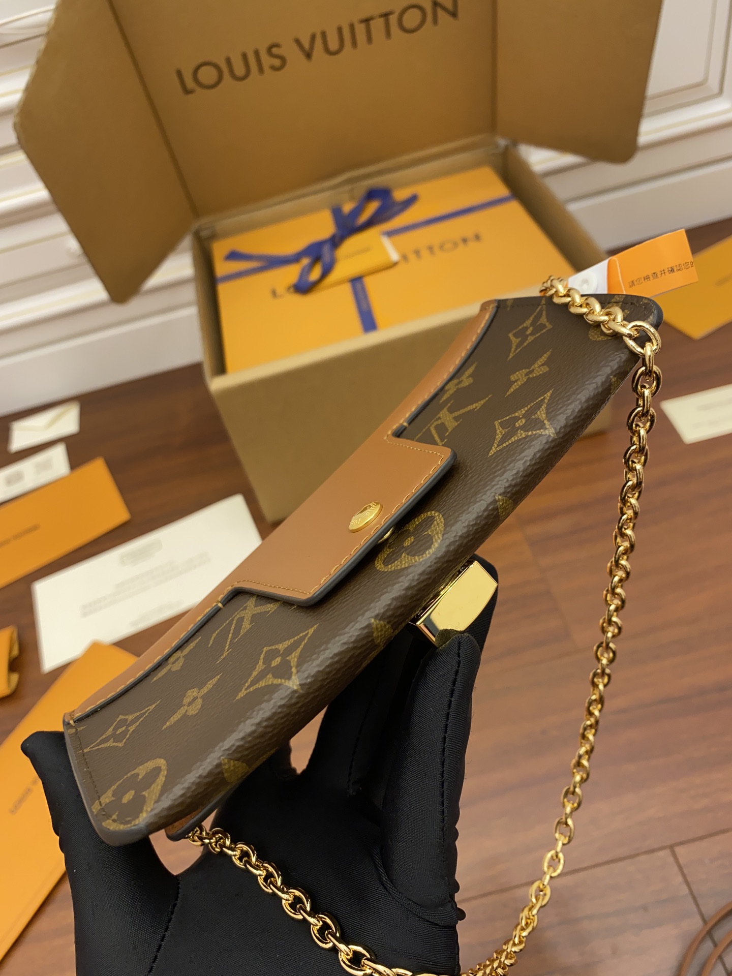 独家首发型号M80763皮料是正品代工厂意大利A级皮料特级正品:所谓的特级正品是在于品质五金面料手工油边