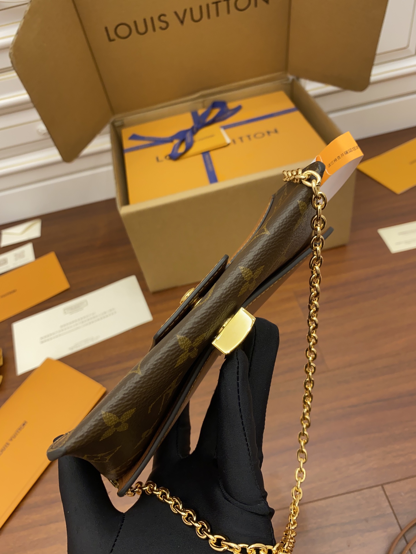 独家首发型号M80763皮料是正品代工厂意大利A级皮料特级正品:所谓的特级正品是在于品质五金面料手工油边