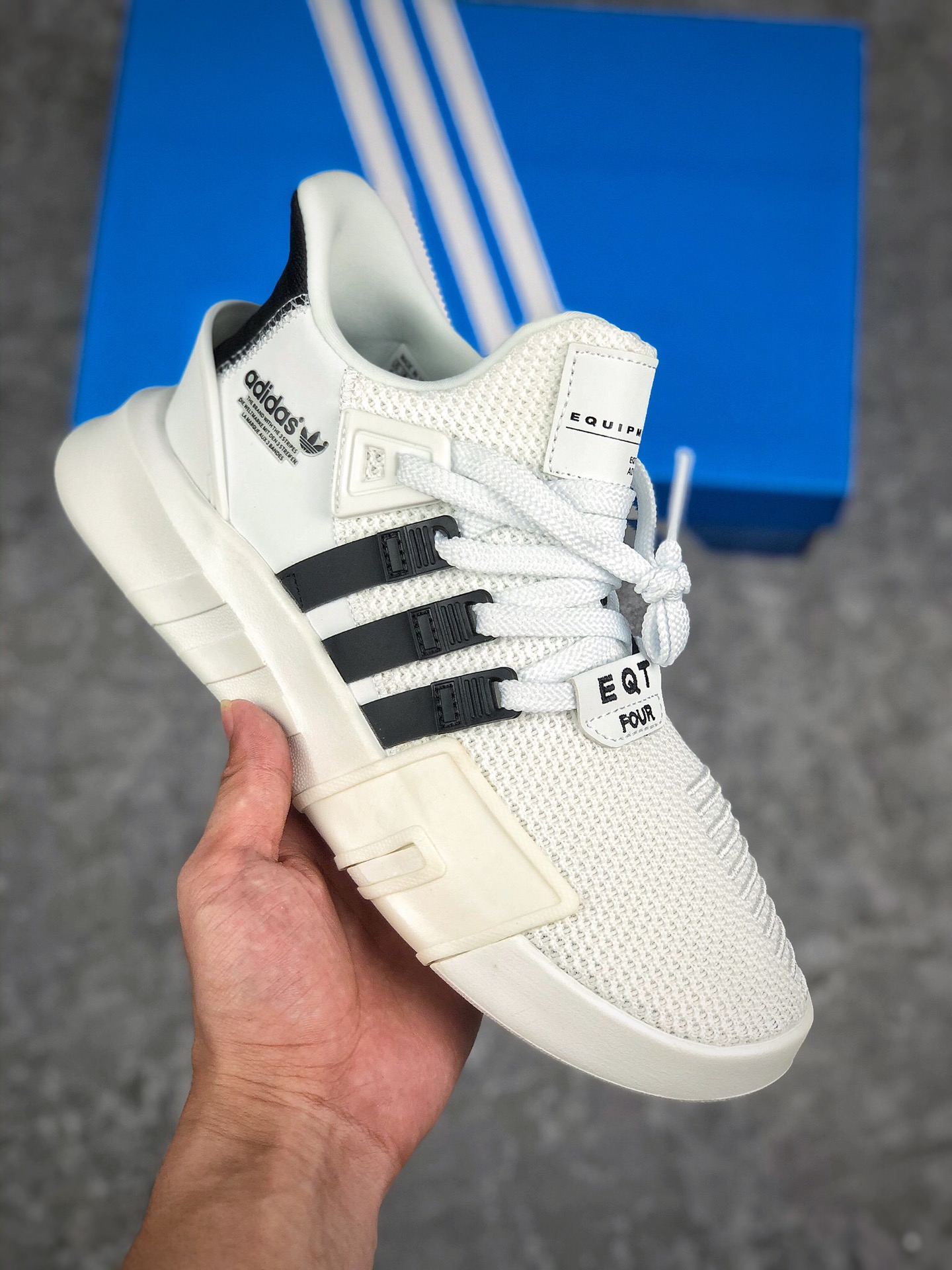  终端放店
原装公司级 正品代购指定版本 
Adidas EQT Bask ADV  黑白 原装网面 篮球鞋
正确丽新布中底 区别市面先行版本，
原模具大底  可区别市面通货！
正确PU大底 清洁度  
鞋口鞋型 欢迎对比专柜原鞋   .
货号：FU9396
Size：36 36.5 37 38 38.5 39 40 40.5 41 42 42.5 43 44 45