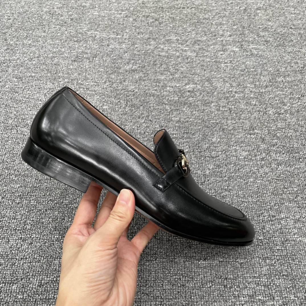 Salvatore Ferragamo Men's Black Leather Loafers with Buckle Detail 6 i1628959439 929 4