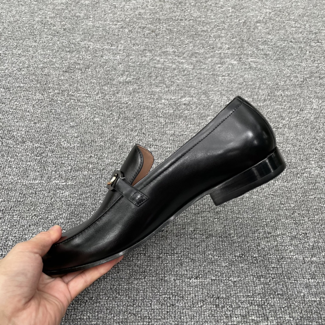 Salvatore Ferragamo Men's Black Leather Loafers with Buckle Detail 8 i1628959439 9888 6