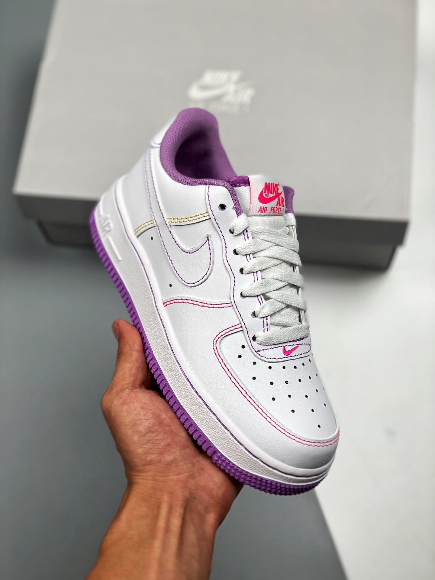 Oferta especial👋👋 Nike Air Force 1 blanco púrpura costuras horma y datos originales en papel lanzamiento real #air so…