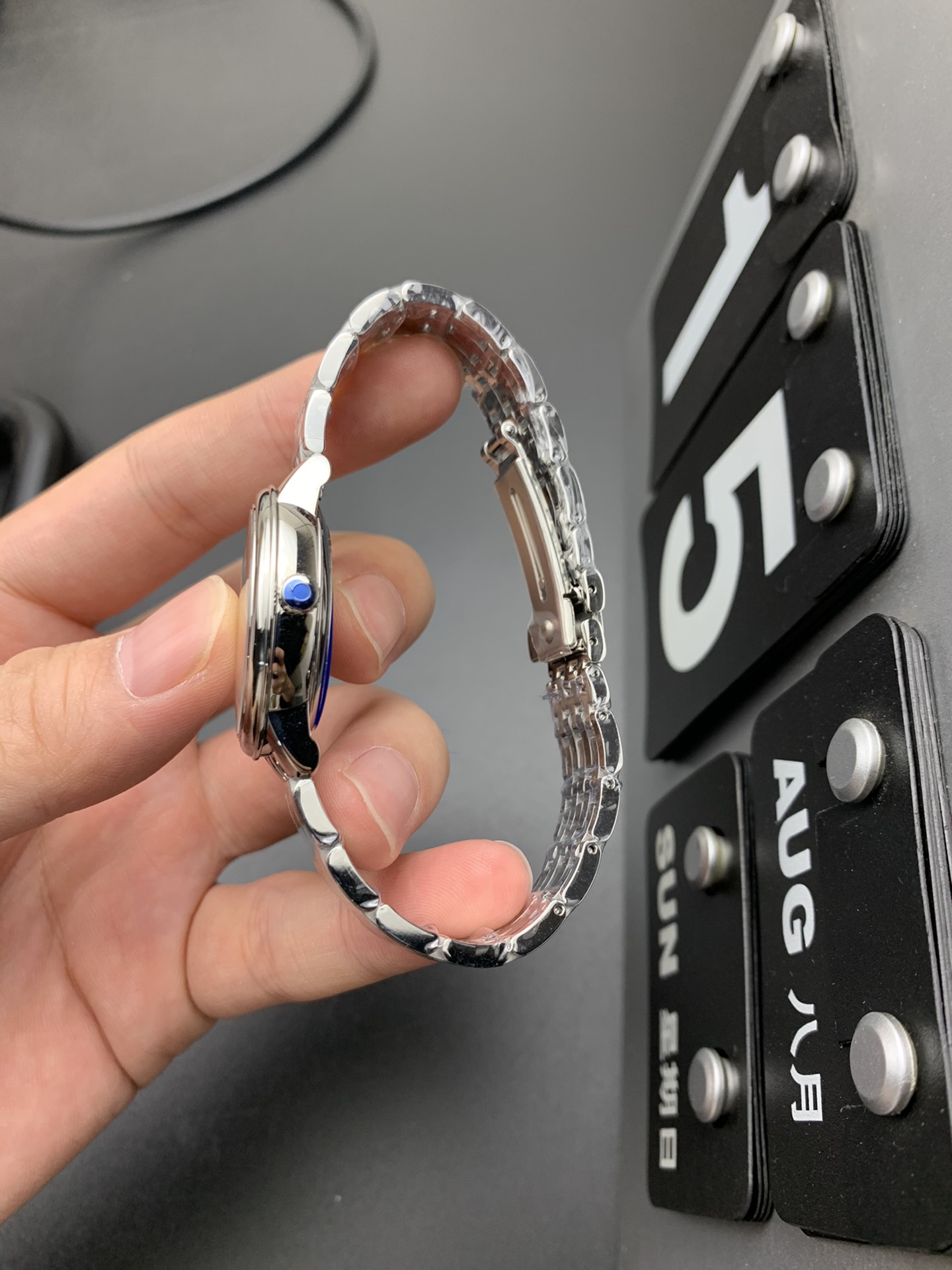 Omega MKS 女蝶飞