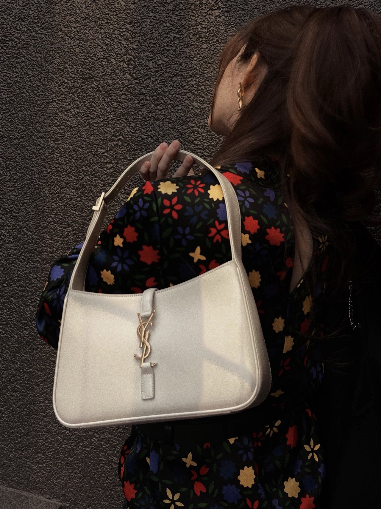 Saint laurent Ysl LE 5 À 7 平纹腋下包 657228白色