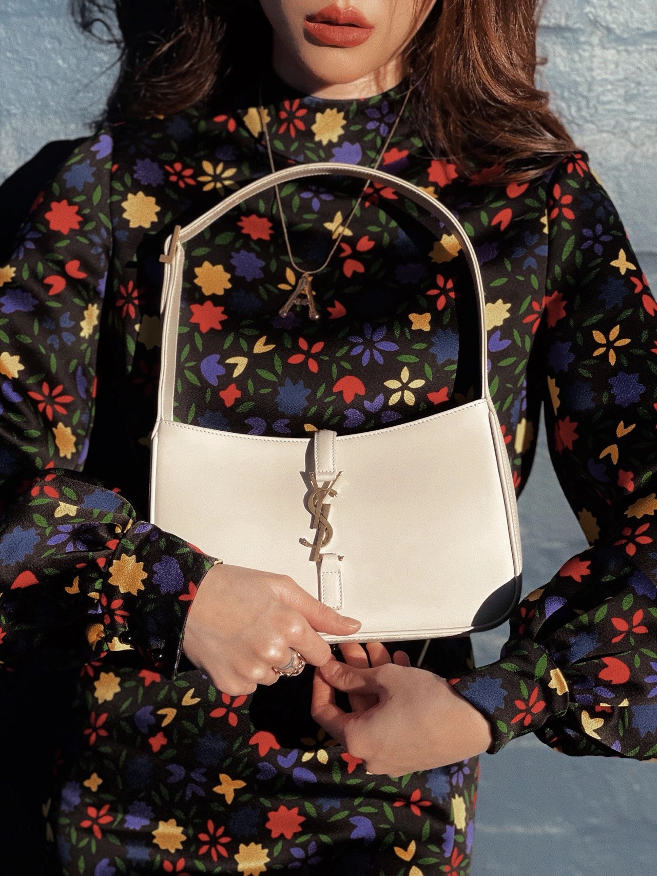 Saint laurent Ysl LE 5 À 7 平纹腋下包 657228白色