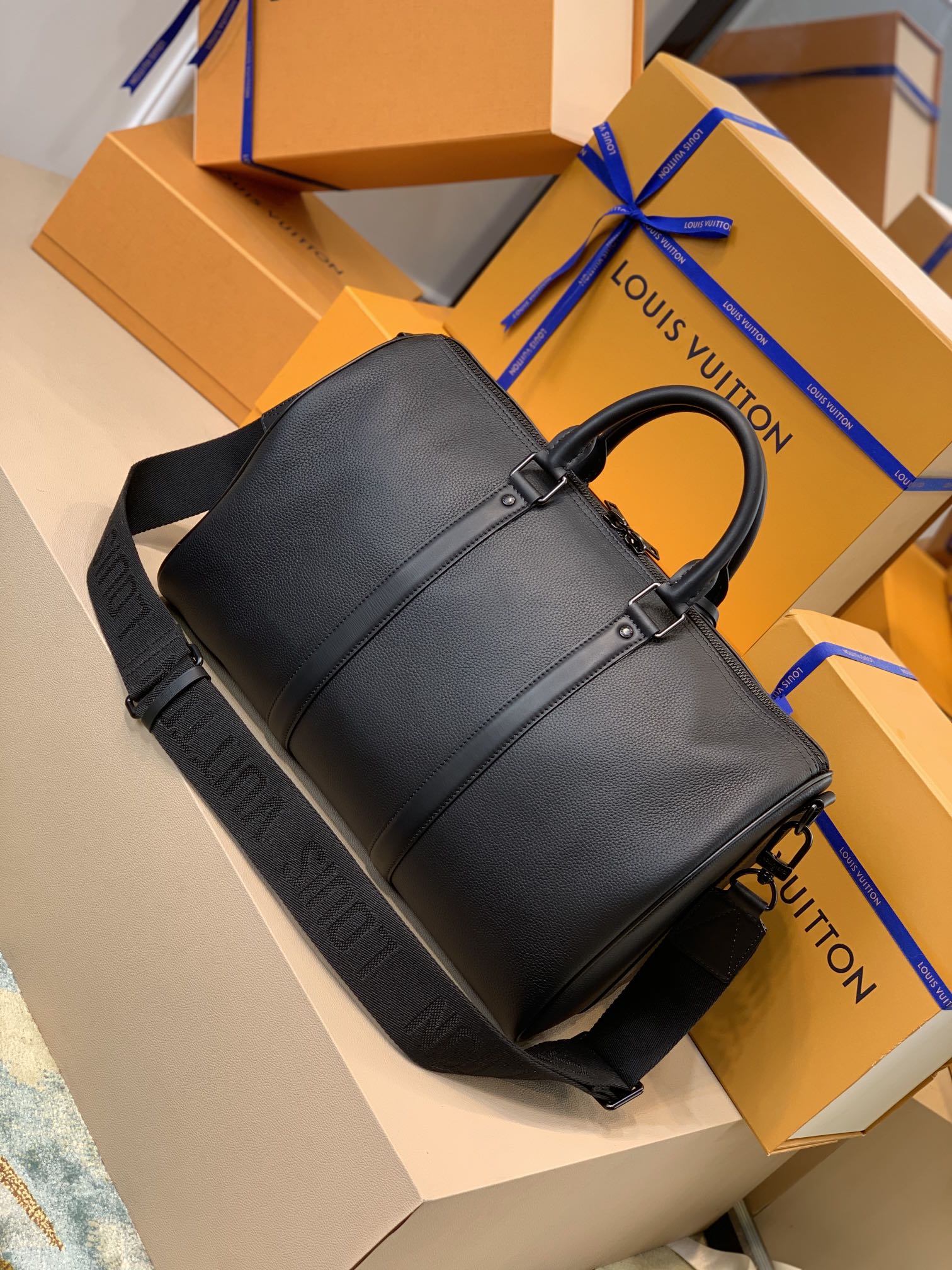 Louis Vuitton LV Keepall Bandoulière 40 旅行袋 M57088