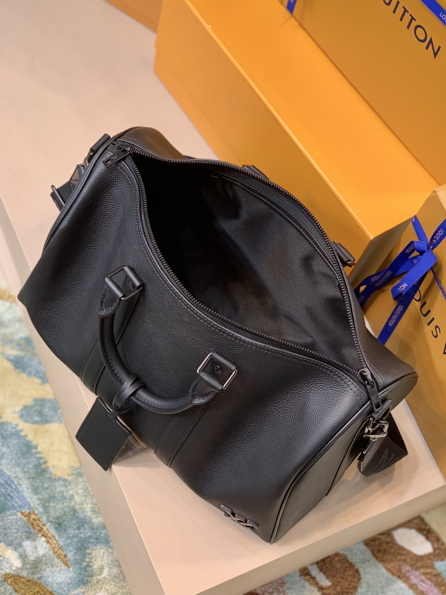Louis Vuitton LV Keepall Bandoulière 40 旅行袋 M57088