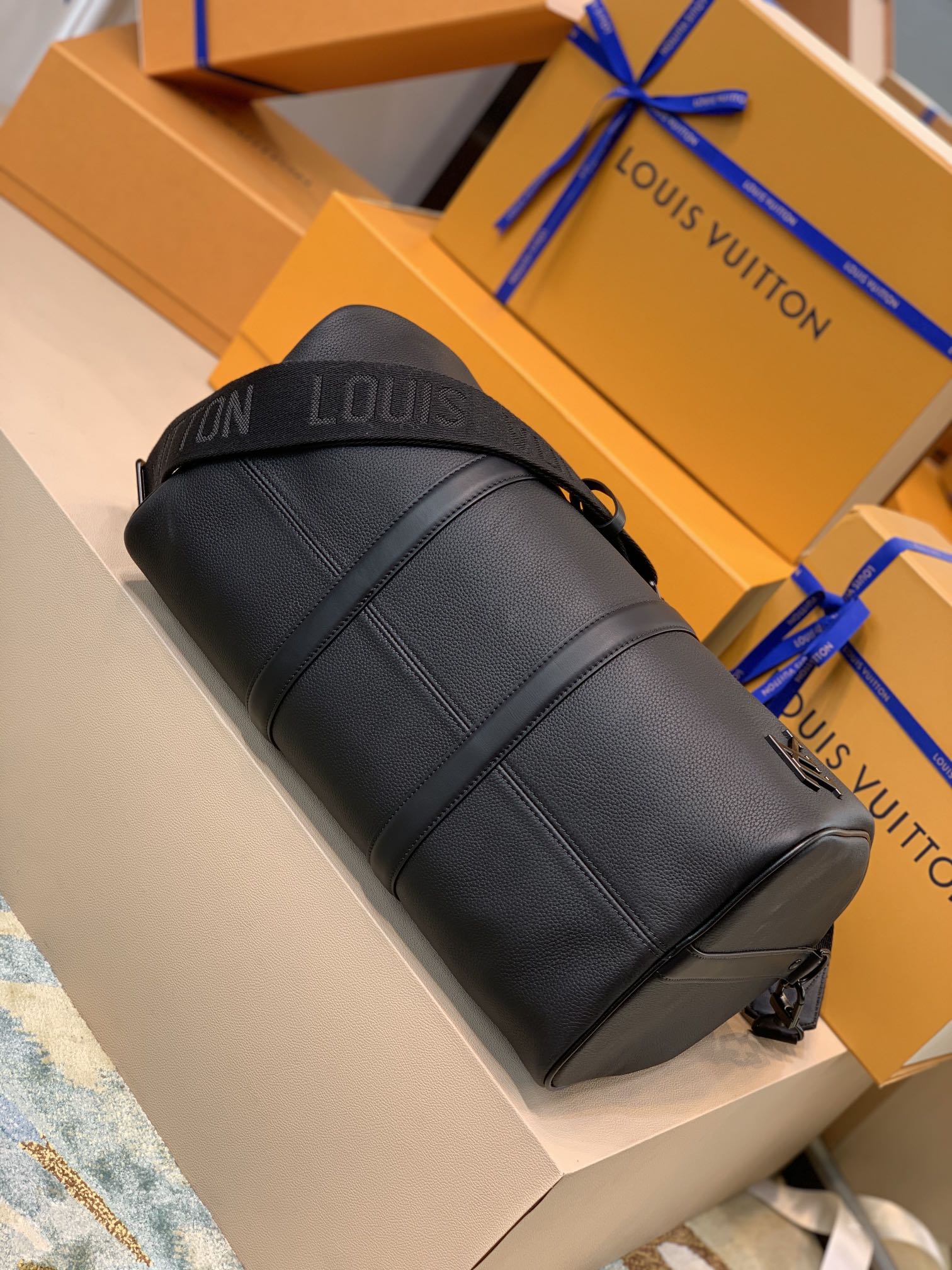 Louis Vuitton LV Keepall Bandoulière 40 旅行袋 M57088