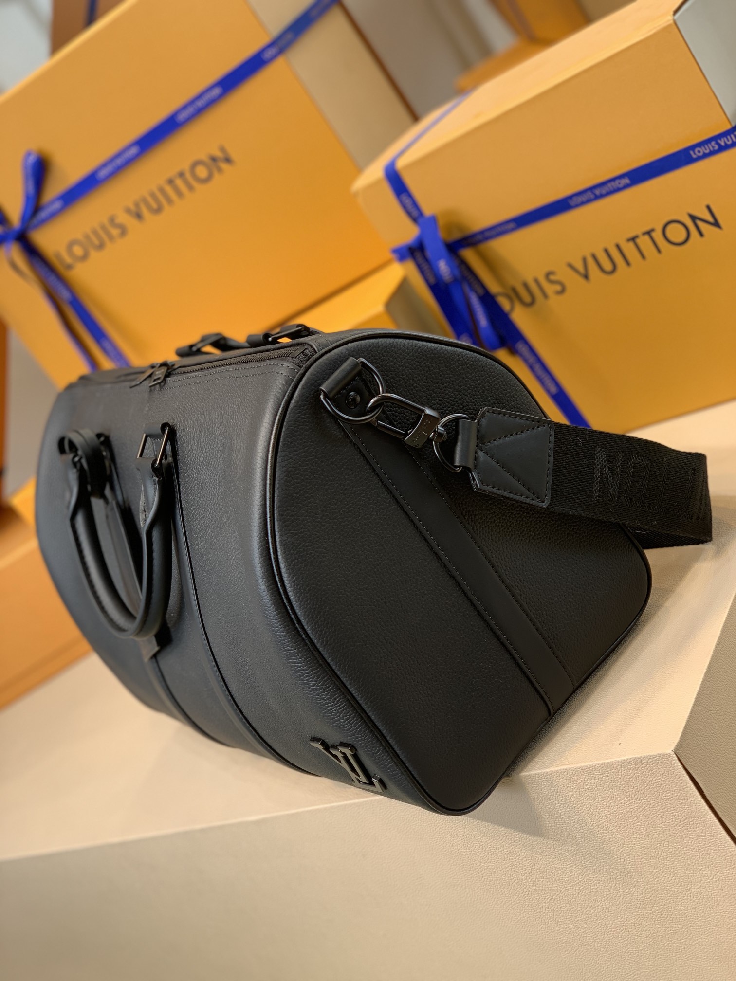 Louis Vuitton LV Keepall Bandoulière 40 旅行袋 M57088